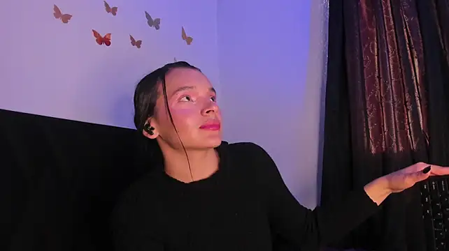 _shantal_smith stripchat live cam model