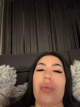 Andrestarr stripchat live cam model