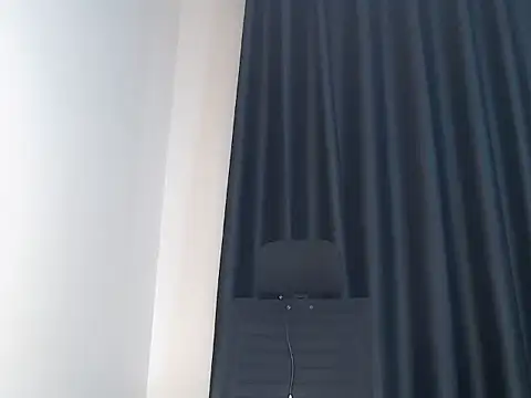 Petite_freakette stripchat live cam model