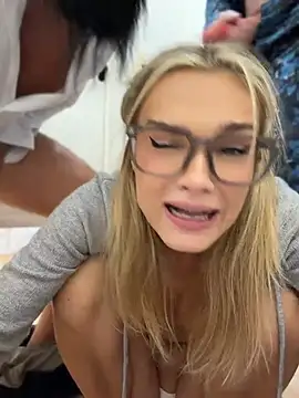 Nicoleevien stripchat live cam model