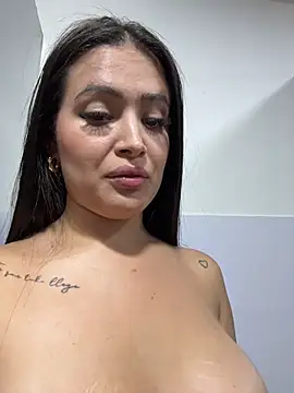 Sara_fun stripchat live cam model