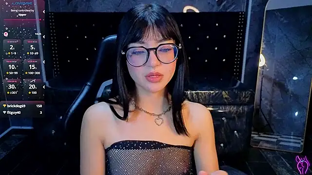 _mia_collins_b_ stripchat live cam model