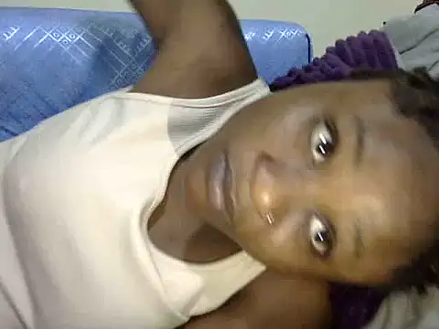 SweetTemptationKE stripchat live cam model
