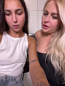 Keep_us_wild stripchat live cam model